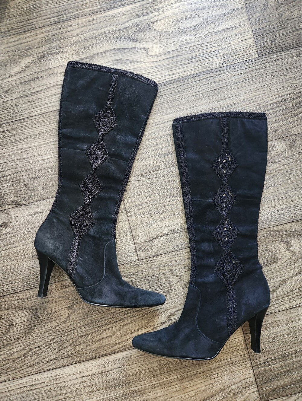 Naturalizer Black Suede Crochet Embroidered Knee High Boho Boots Size 8